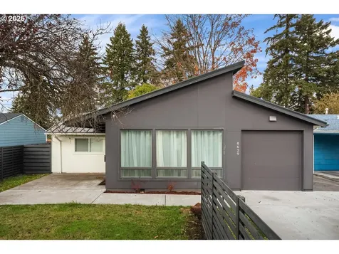 8629 NE Clackamas Street Portland OR 97220