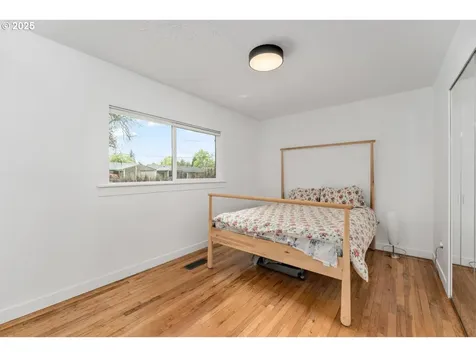8629 NE Clackamas Street Portland OR 97220