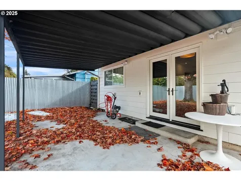 8629 NE Clackamas Street Portland OR 97220
