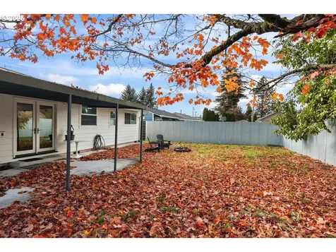 8629 NE Clackamas Street Portland OR 97220