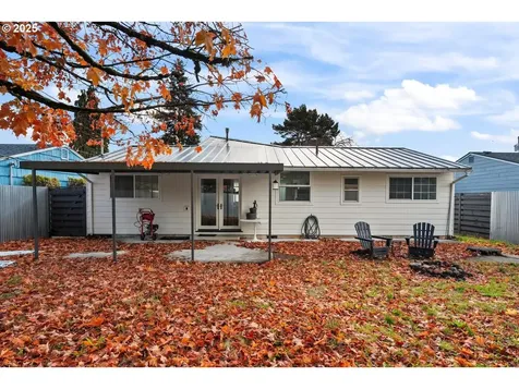 8629 NE Clackamas Street Portland OR 97220