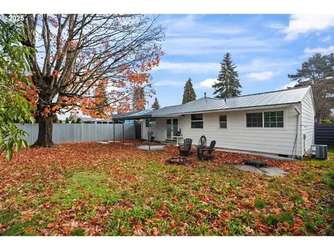 8629 NE Clackamas Street Portland OR 97220