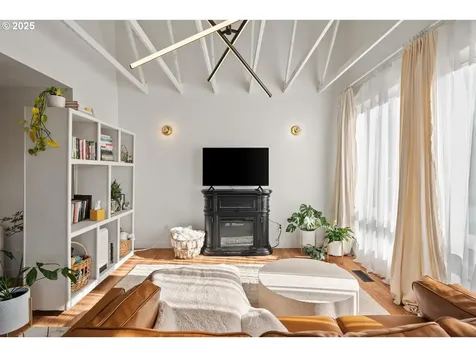 8629 NE Clackamas Street Portland OR 97220