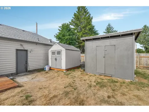 16523 SE Clinton Street Portland OR 97236