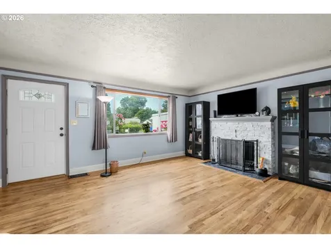 16523 SE Clinton Street Portland OR 97236