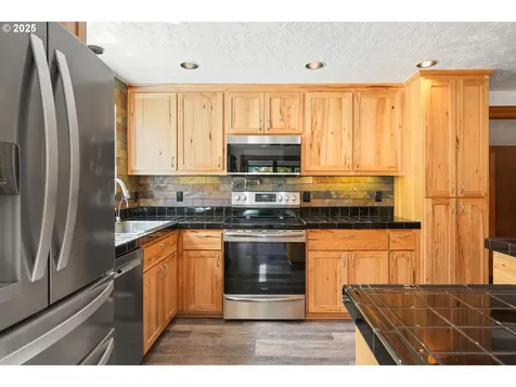 18761 SE El Camino Terrace Damascus OR 97089
