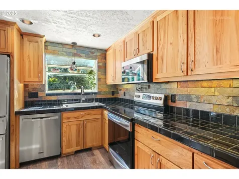 18761 SE El Camino Terrace Damascus OR 97089