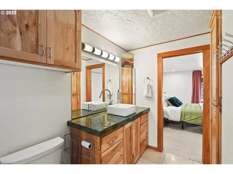 18761 SE El Camino Terrace Damascus OR 97089