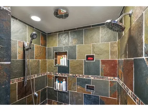 18761 SE El Camino Terrace Damascus OR 97089