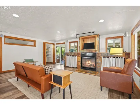 18761 SE El Camino Terrace Damascus OR 97089