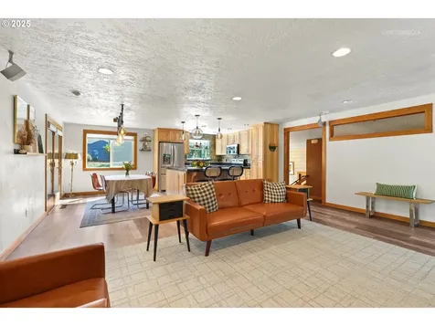 18761 SE El Camino Terrace Damascus OR 97089