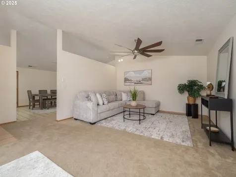 2341 NW Shadden Drive Mcminnville OR 97128