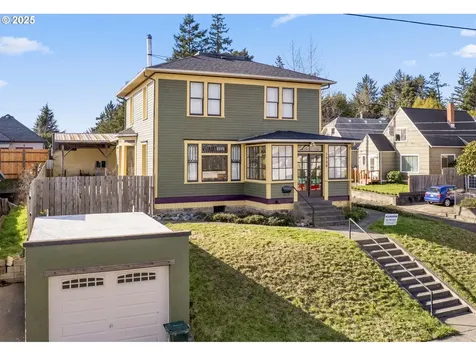 1508 Union Avenue North Bend OR 97459