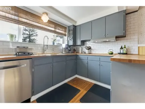 1508 Union Avenue North Bend OR 97459