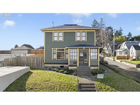 1508 Union Avenue North Bend OR 97459