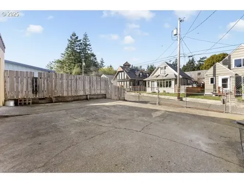 1508 Union Avenue North Bend OR 97459
