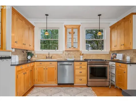 2361 SE 53rd Avenue Portland OR 97215