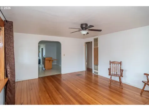 66 NW Cary Street Winston OR 97496