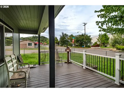 66 NW Cary Street Winston OR 97496