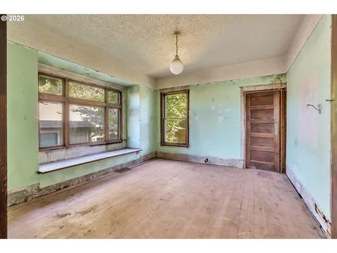 1515 SE Main Street Portland OR 97214