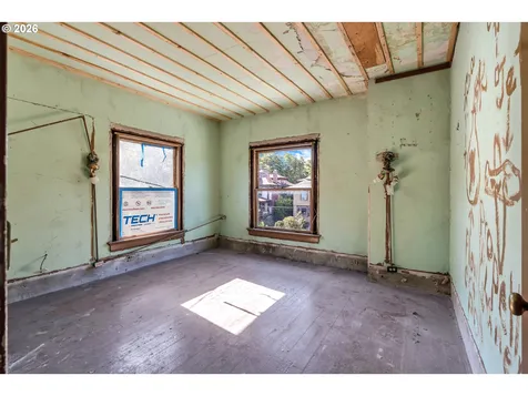 1515 SE Main Street Portland OR 97214