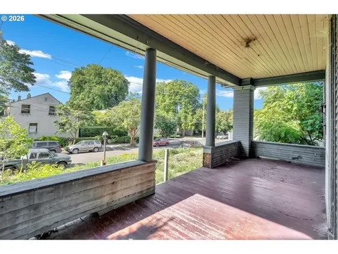 1515 SE Main Street Portland OR 97214