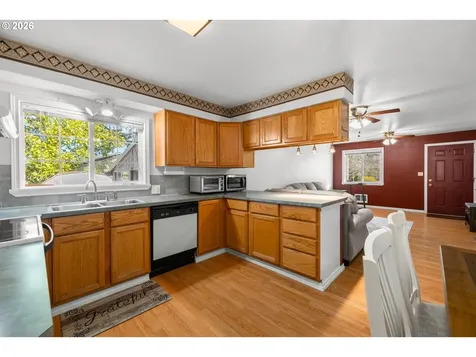 4925 SE 133rd Avenue Portland OR 97236