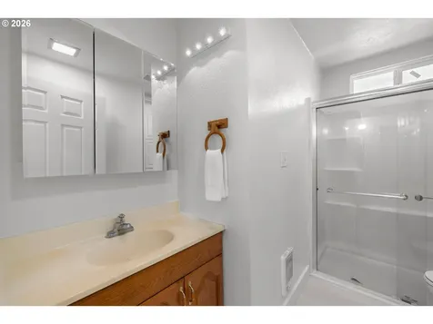 4925 SE 133rd Avenue Portland OR 97236