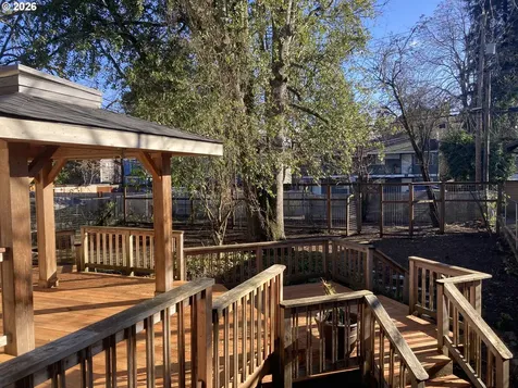 470 W Broadway Eugene OR 97401