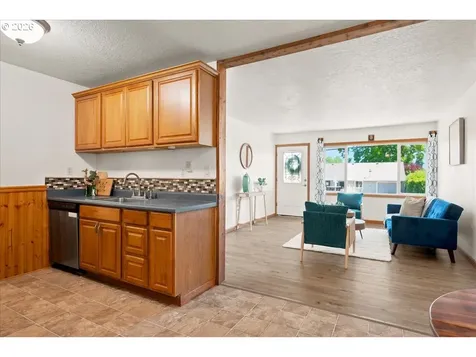 340 E Gloucester Street Gladstone OR 97027