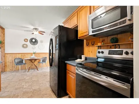 340 E Gloucester Street Gladstone OR 97027