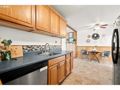 340 E Gloucester Street Gladstone OR 97027