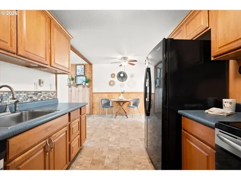 340 E Gloucester Street Gladstone OR 97027