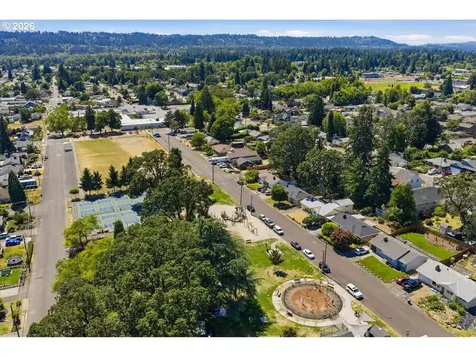 340 E Gloucester Street Gladstone OR 97027