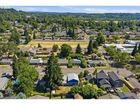 340 E Gloucester Street Gladstone OR 97027