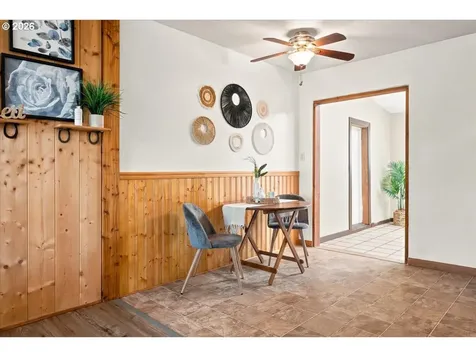 340 E Gloucester Street Gladstone OR 97027
