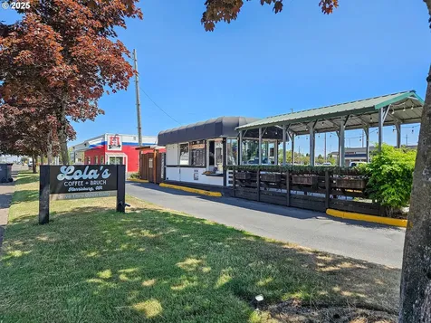 260 N 3rd Street Harrisburg OR 97446
