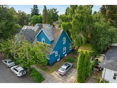 3236 SE Yamhill Street Portland OR 97214