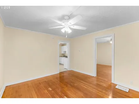3236 SE Yamhill Street Portland OR 97214