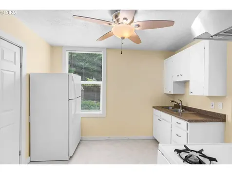 3236 SE Yamhill Street Portland OR 97214