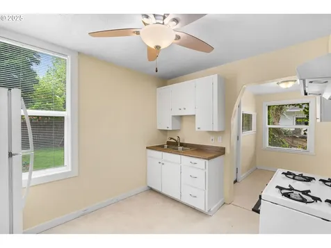 3236 SE Yamhill Street Portland OR 97214