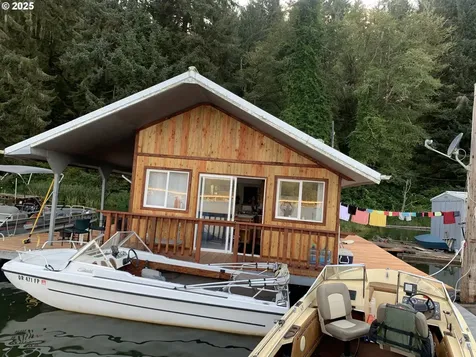 Siltcoos Lake Westlake OR 97493