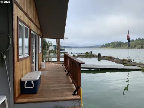 Siltcoos Lake Westlake OR 97493