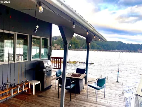 Siltcoos Lake Westlake OR 97493