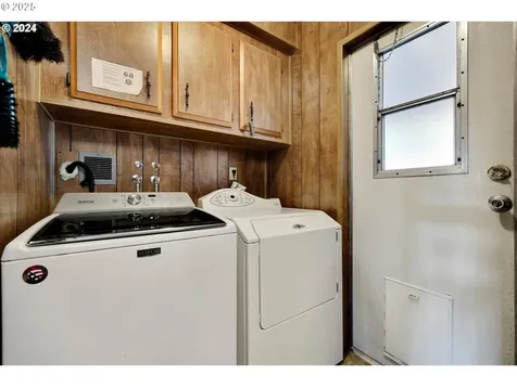 2511 SE River Road Hillsboro OR 97123