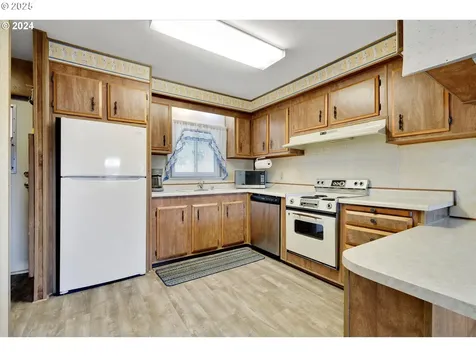 2511 SE River Road Hillsboro OR 97123
