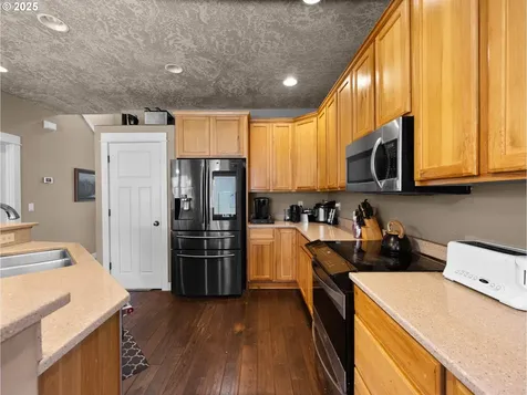 18653 Van Fleet Avenue Sandy OR 97055