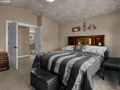 18653 Van Fleet Avenue Sandy OR 97055