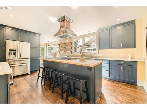3730 SE Stark Street Portland OR 97214
