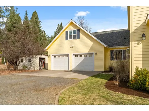 5 Emma Lane Trout Lake WA 98650